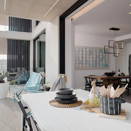 Eden Seaside דירה